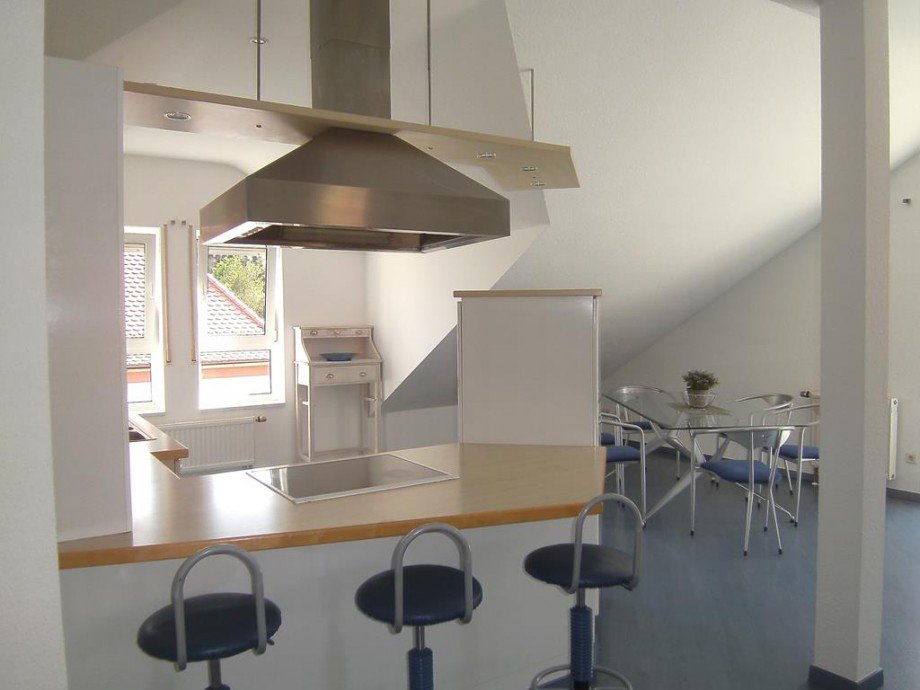 Wohn- und Esszimmer mit integr. K�che Dachgeschosswohnung Ramstein