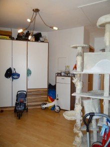 Flur-Eingangsbereich Helle, praktisch geschnittene 3-Zimmer-Wohnung mit Balkon und 2 PKW- Au�enstellpl�tzen!