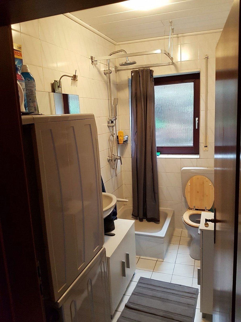 Duschbad Souterrainwohnung Bermersheim v.d.H