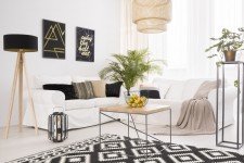 Hauptbild WE-Nr. 1: Charmante, renovierte 3-Zimmer-Wohnung mit kleiner Terrasse im Erdgeschoss!