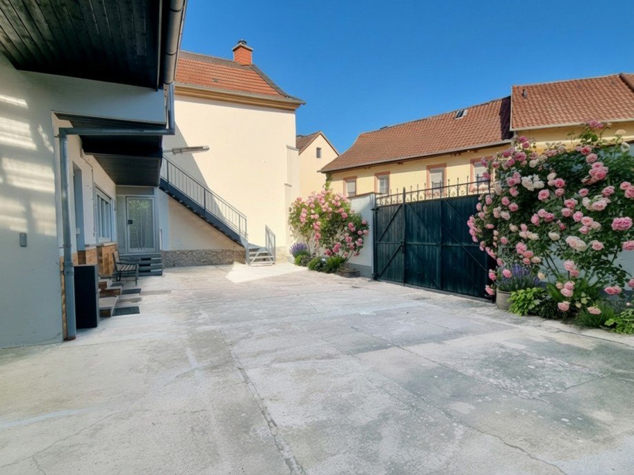 Innenhof Visualisiert Mehrfamilienhaus Wallertheim