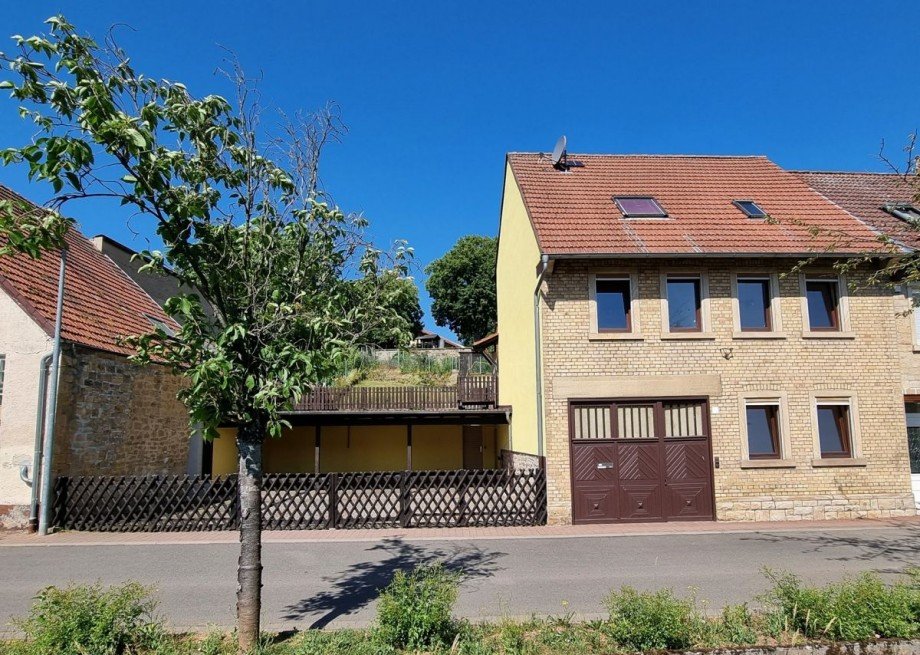 Hausansicht Stra�enseite Einfamilienhaus Nieder-Wiesen