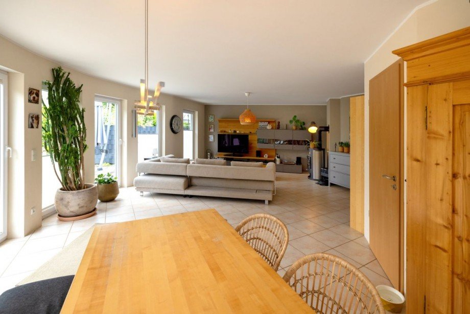 Wohn und Esszimmer Doppelhaush�lfte Bechtheim