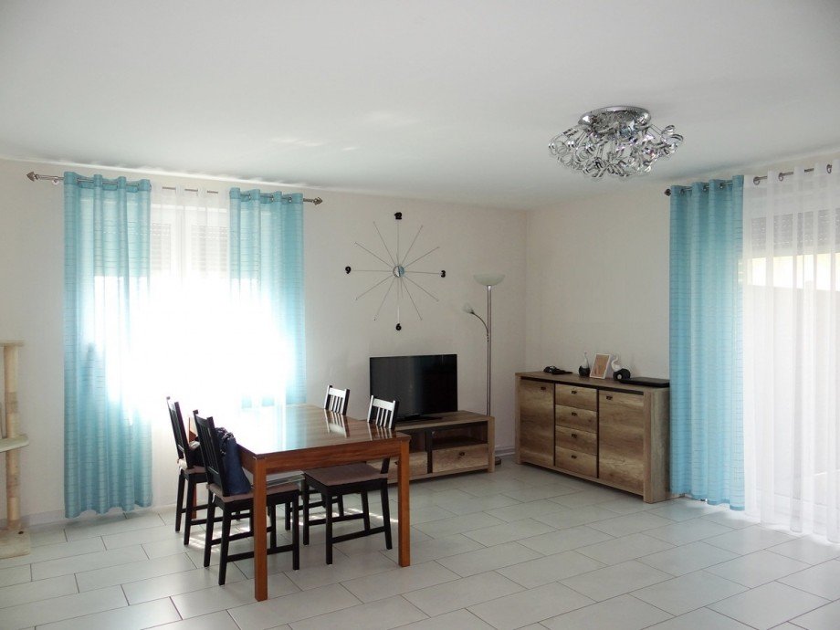 Wohn und Esszimmer, EG Wohnung Alzey