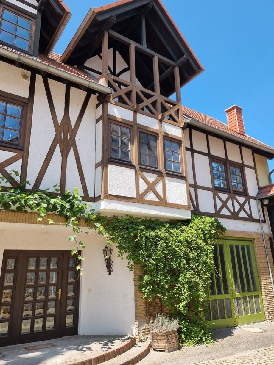 Hauseingang - Innenhof Maisonettewohnung Erbes-B�desheim