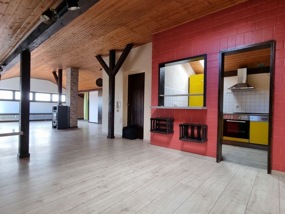 Wohn u. Esszimmer mit integr. K�che Wohnung Morschheim