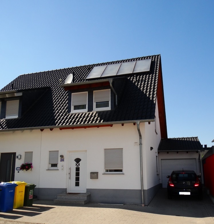 Hausansicht - Stra�enseite Doppelhaush�lfte Alzey