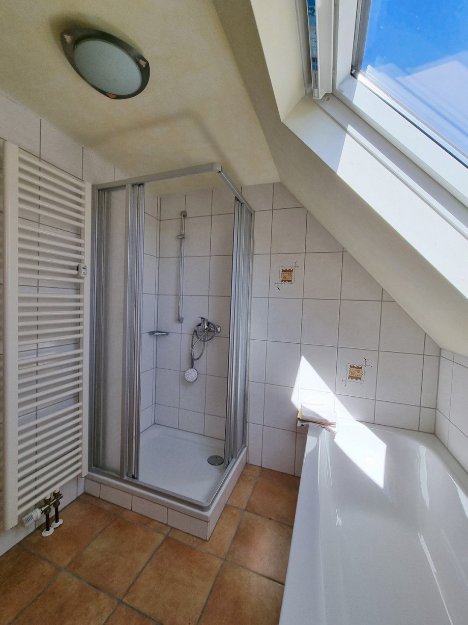 Tageslichtvollbad im DG Haus Bolanden