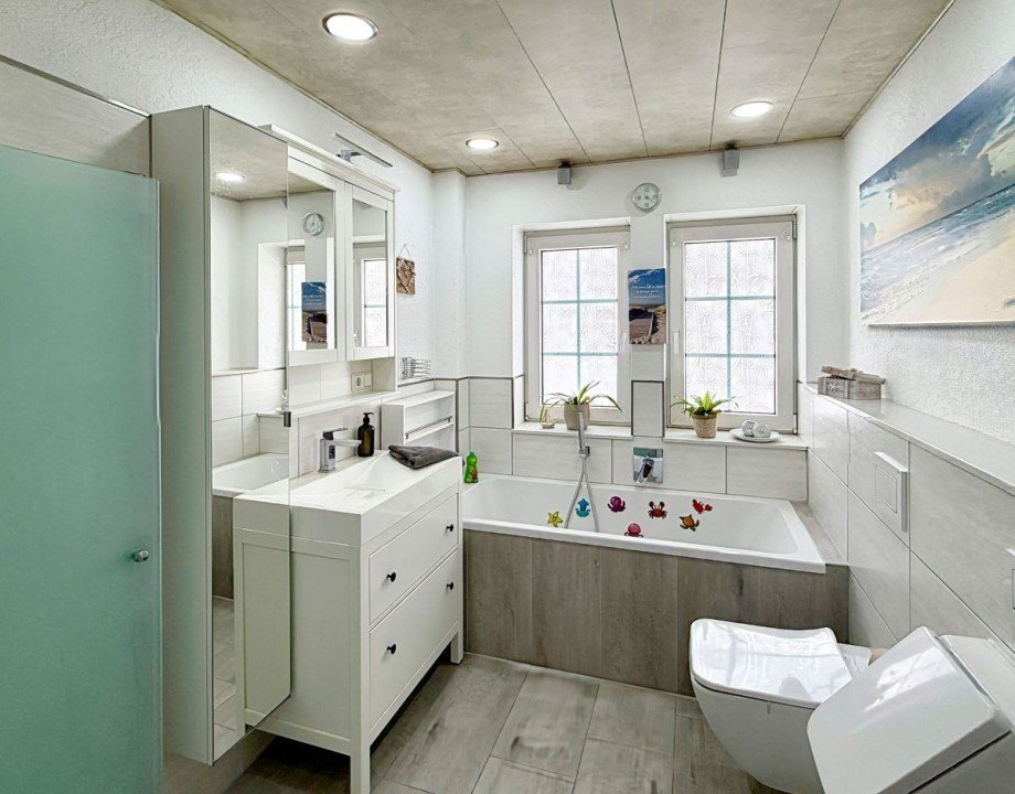 Tageslicht - Vollbad Erdgeschosswohnung 