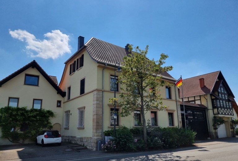 Ensemble, Stra�enansicht Erbes-B�desheim Haus Geb�udeensemble mit Stil, Geschichte und Privatsph�re!