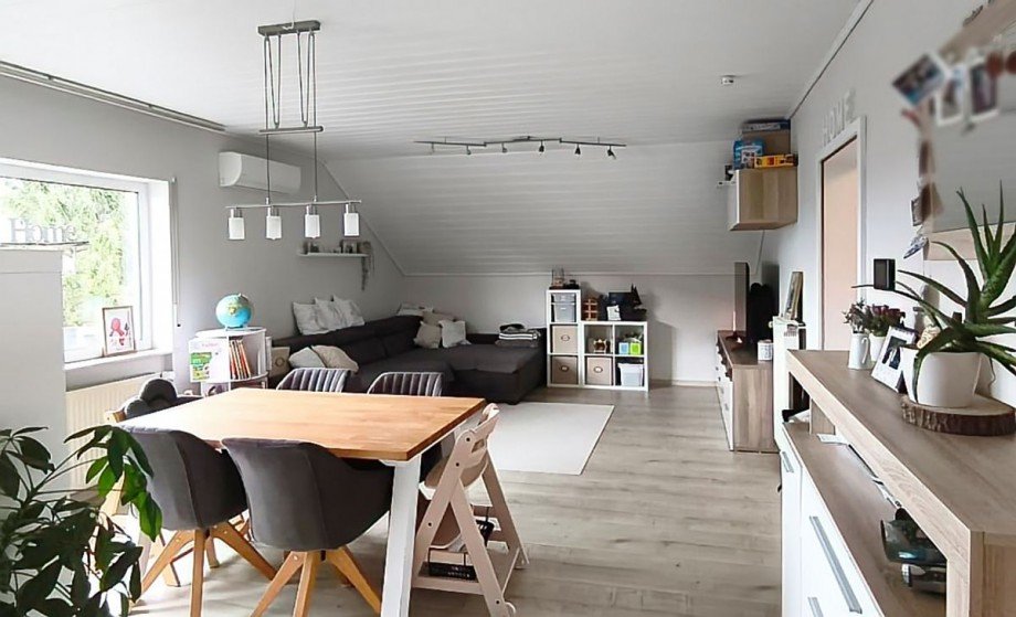 Wohnzimmer Etagenwohnung Mauchenheim