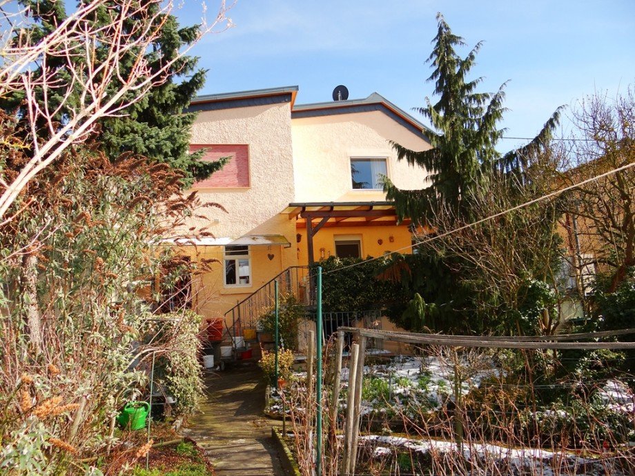 Hausansicht Gartenseite Einfamilienhaus Ensheim