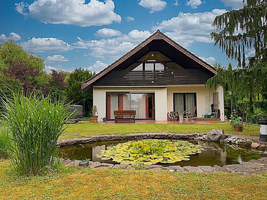 Haus Gartenansicht Einfamilienhaus Alzey