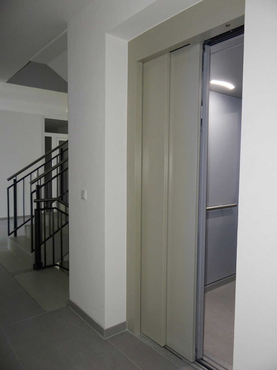 Flur, Fahrstuhl Wohnung Alzey