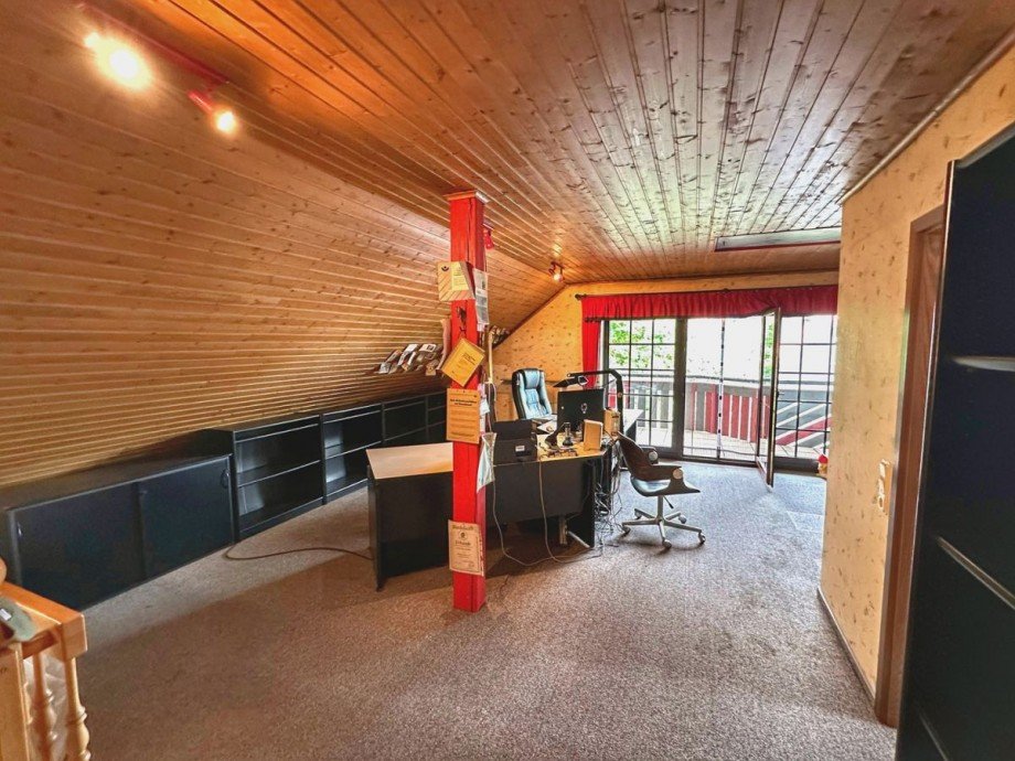 Wohnzimmer, DG Einfamilienhaus Monzernheim