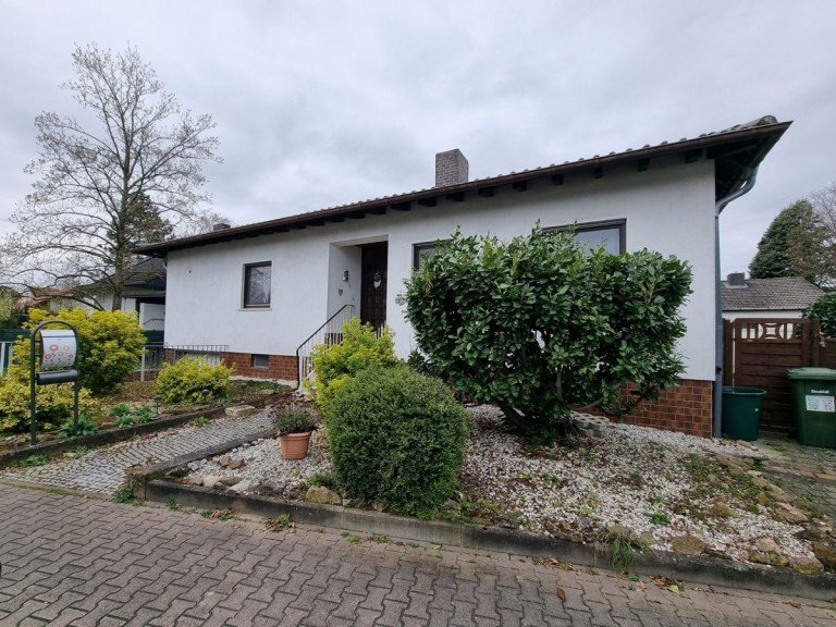 Haus Stra�enansicht Albig Haus Verstecktes Kleinod mit vielen Facetten, Ruhe und Gelassenheit!