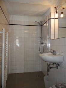 Duschbad Unglaublich, was jahrhundertalte W�nde alles bieten k�nnen!