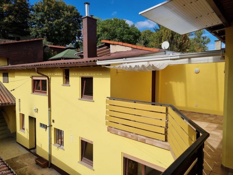 Terrasse und Nebengeb�ude Einfamilienhaus Nieder-Wiesen