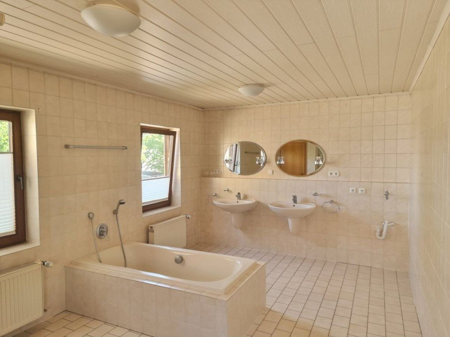 Badezimmer, OG Haus Erbes-B�desheim
