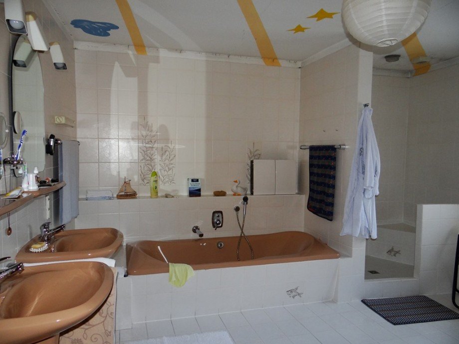 Tageslichtbad im OG Haus W�rrstadt-Rommersheim