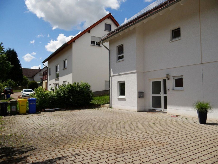 Haus Hofansicht Doppelhaush�lfte Wahlheim
