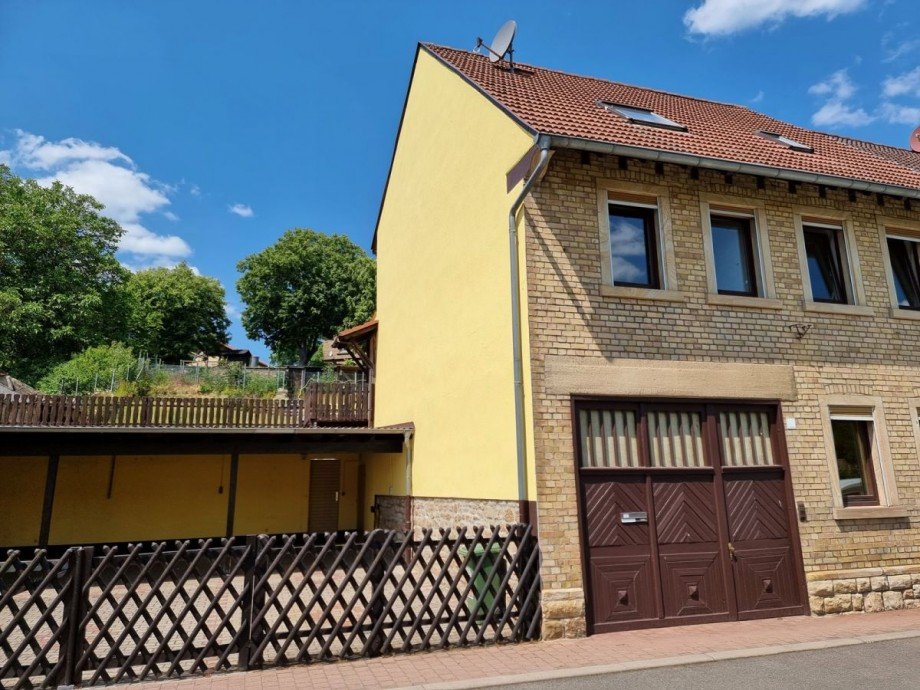 Hausansicht Stra�enseite Einfamilienhaus Nieder-Wiesen