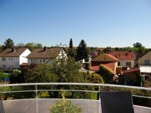 Balkon-Aussicht Helle, praktisch geschnittene 3-Zimmer-Wohnung mit Balkon und 2 PKW- Au�enstellpl�tzen!