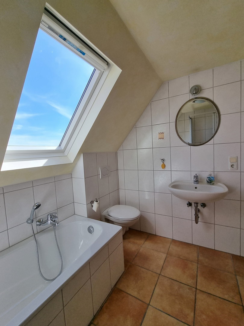 Tageslichtvollbad im DG Haus Bolanden