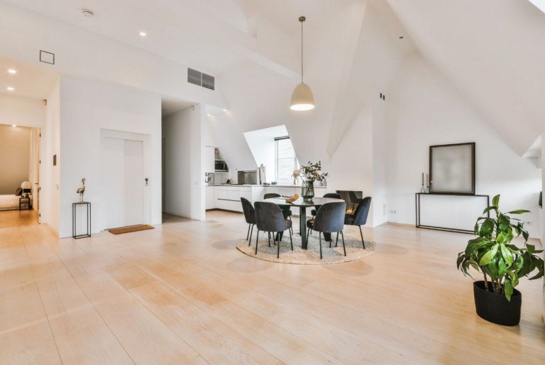 Musterbild, WHG Nr. 9 Gau-Odernheim Dachgeschosswohnung Clever geschnitten: 2 Zimmer-Dachgeschosswohnung mit S�d-Ostbalkon!