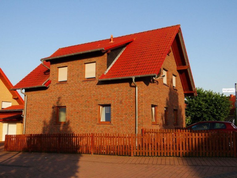 Nord West Seite Flomborn Haus Nicht von der Stange! Viel Licht, viel Platz, viel Lebensqualit�t!