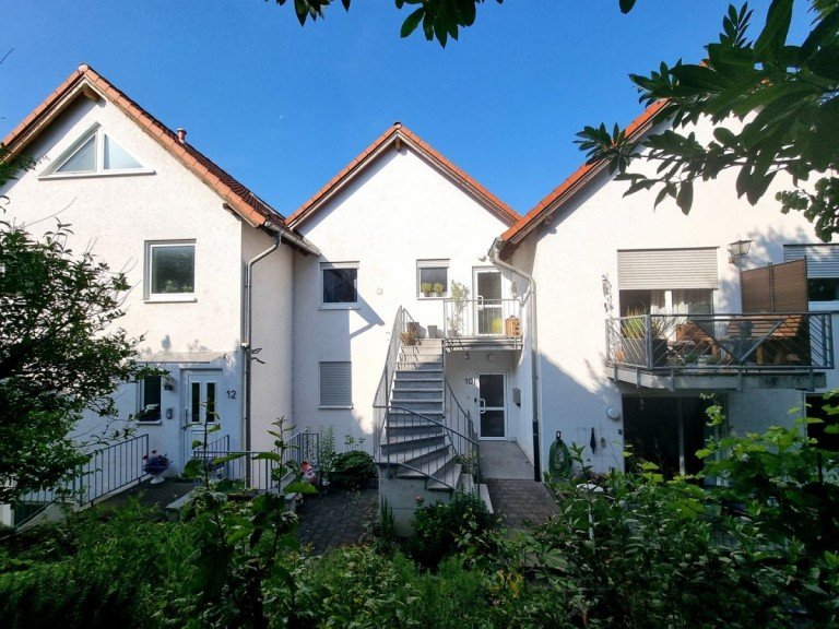 Ostansicht Alzey Maisonettewohnung Ihr neues Familiengl�ck auf zwei Etagen � modern, gem�tlich, ruhig und zentral gelegen!