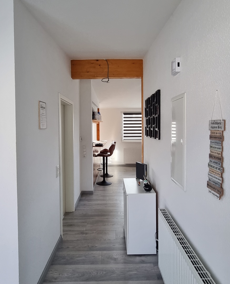 Flur, Diele Dachgeschosswohnung Erbes-B�desheim