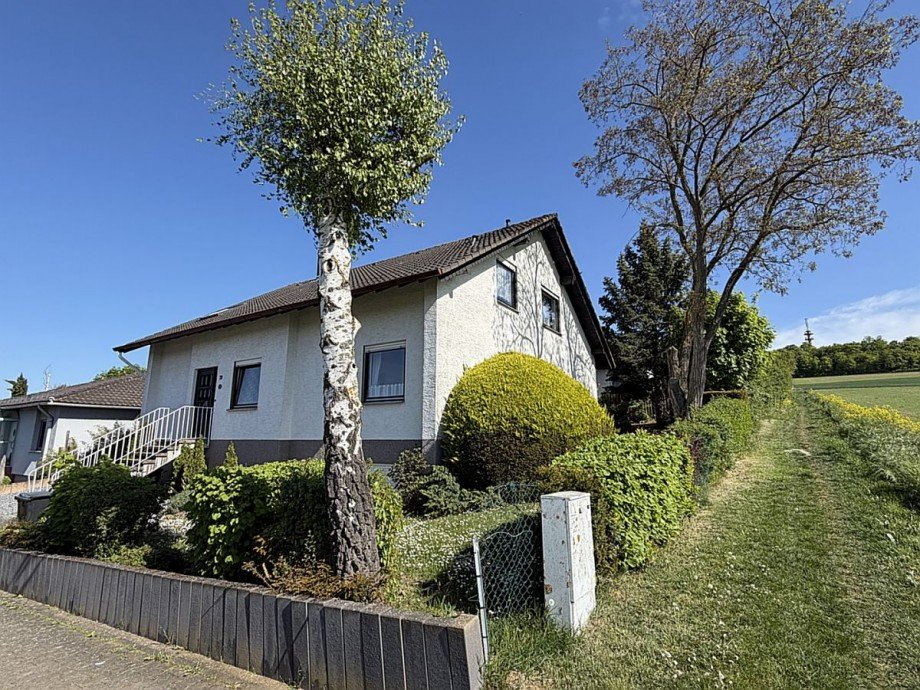 Feldrand Einfamilienhaus 