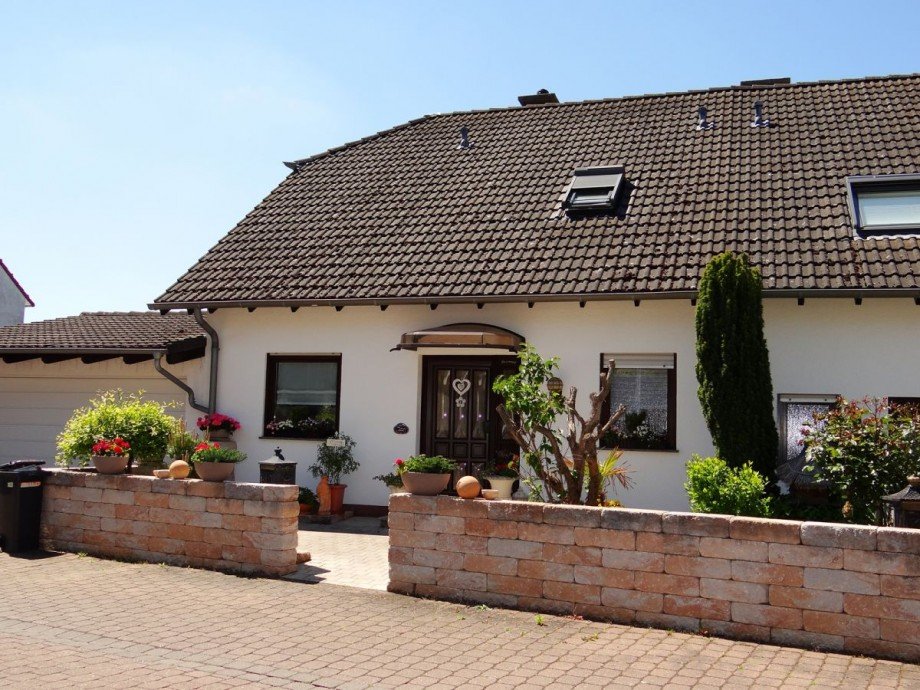 Haus Stra�enansicht Haus Schwabenheim