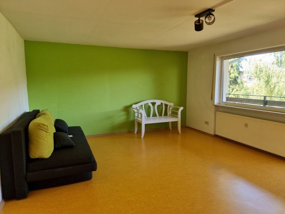 Wohn od. Schlafzimmer im DG Haus Bolanden