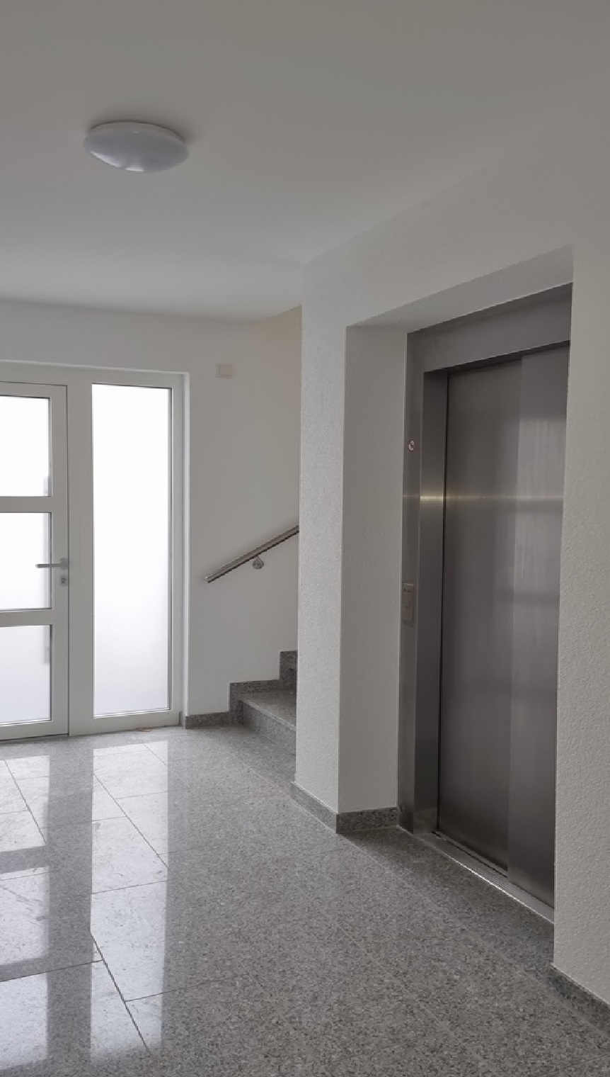Hauseingang Fahrstuhl Wohnung W�rrstadt