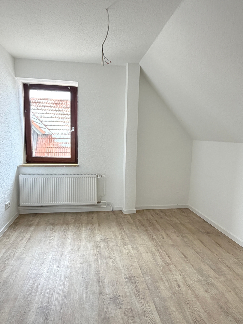 WHG Nr. 3, Schlafen II Dachgeschosswohnung Erbes-B�desheim