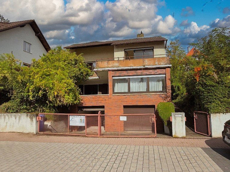 Hausansicht Stra�enseite Alzey Einfamilienhaus Ein Kleinod mit Ecken und Kanten zum Selbstschliff!