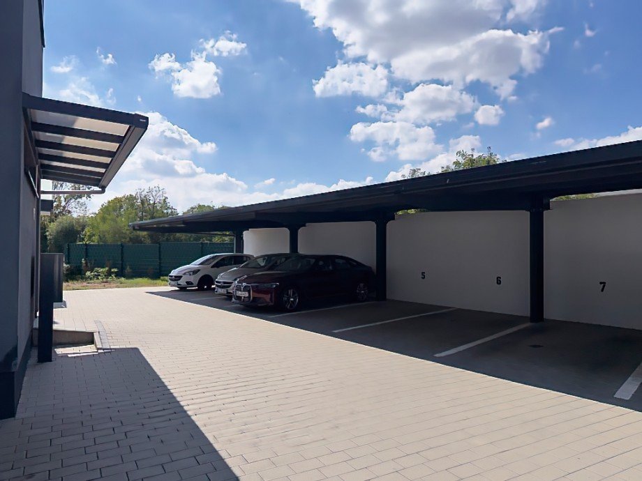 Innenhof, Carportplatz Erdgeschosswohnung Alzey