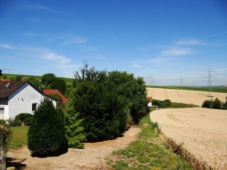 Feldrandlage Bermersheim v.d.H Haus Gro�es Wohnhaus mit eingewachsenem Garten, Balkon, gr. Innenhof, Garage und weiteren Extras!