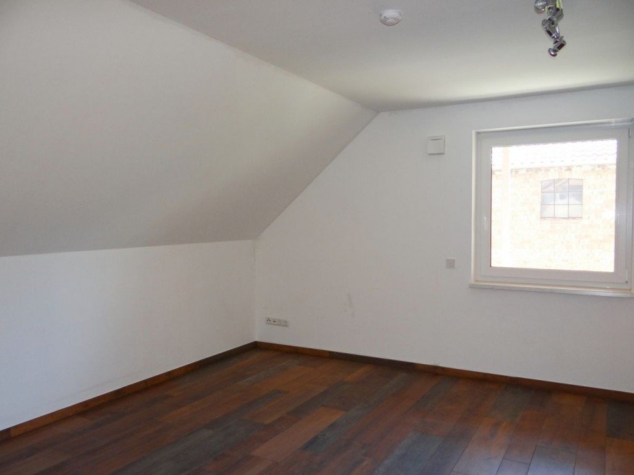 Schlafzimmer IV Einfamilienhaus Ober-Fl�rsheim