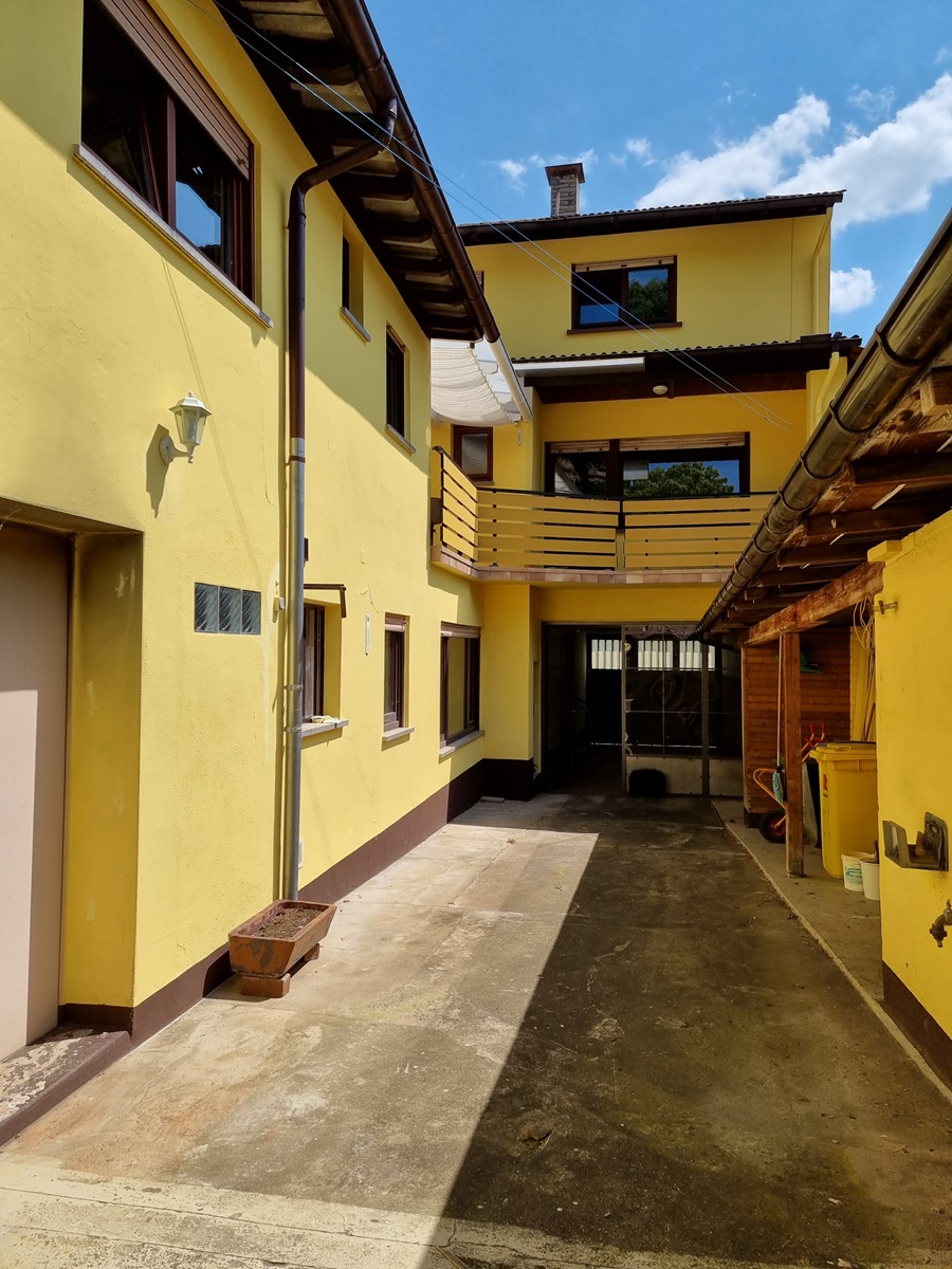 Innenhof Einfamilienhaus Nieder-Wiesen