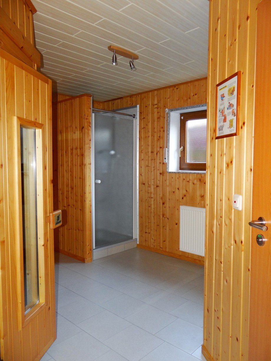 Sauna Wellnesbereich im UG Haus Flomborn