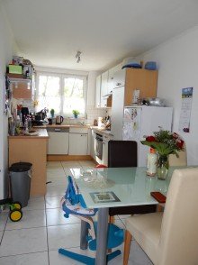 K�che Helle, praktisch geschnittene 3-Zimmer-Wohnung mit Balkon und 2 PKW- Au�enstellpl�tzen!