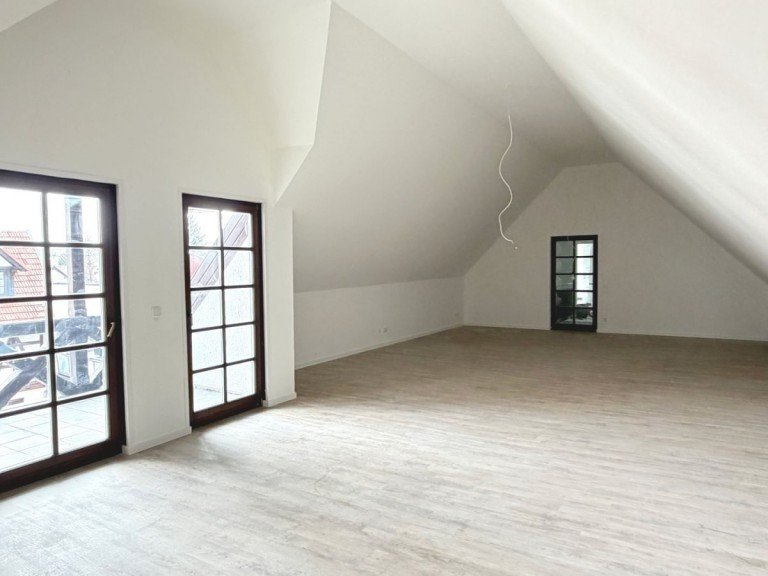 WHG Nr. 9, Wohn und Esszimmer Maisonettewohnung Stilvolle, au�ergew�hnliche Maisonettewohnung!