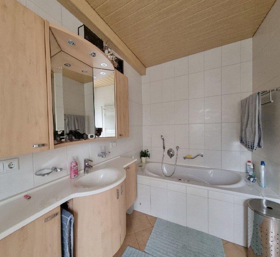 Tafeslicht Vollbad Einfamilienhaus Esselborn